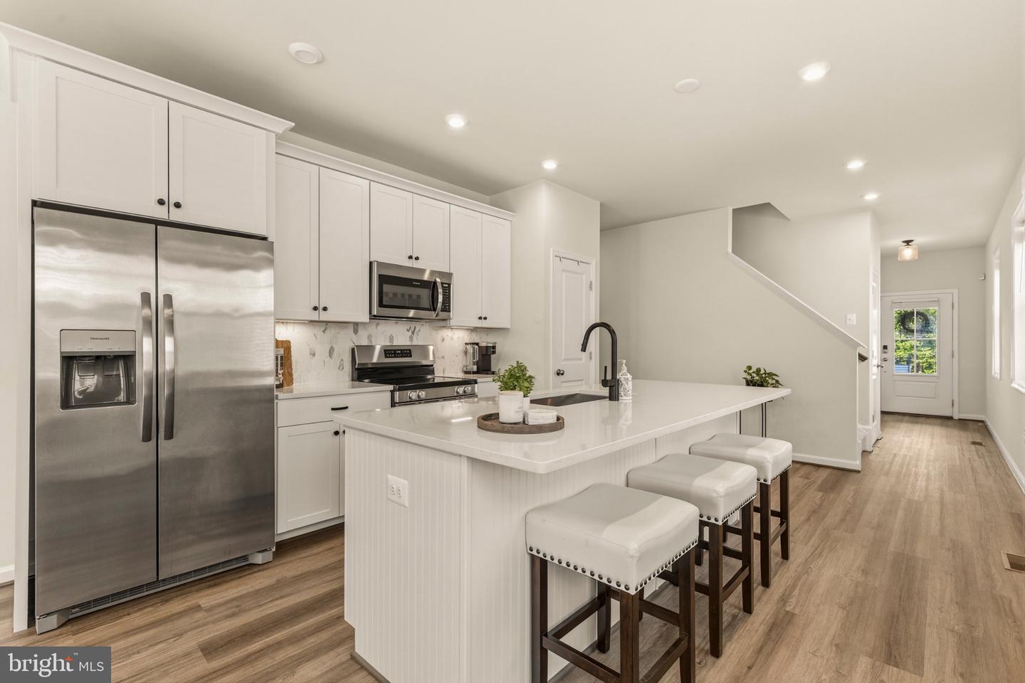 4227 Command Field Ct — photo