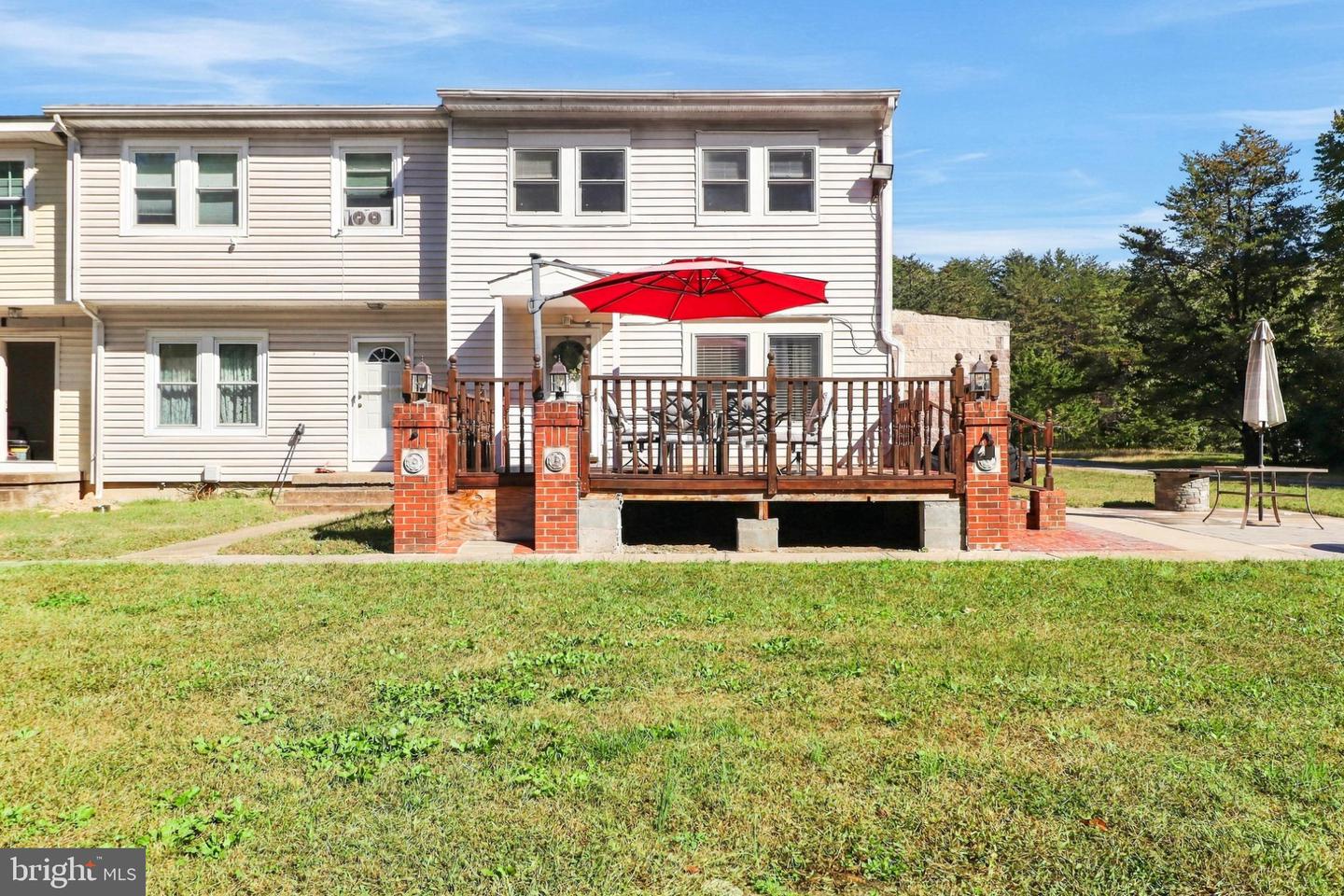 382 Pool Dr — photo