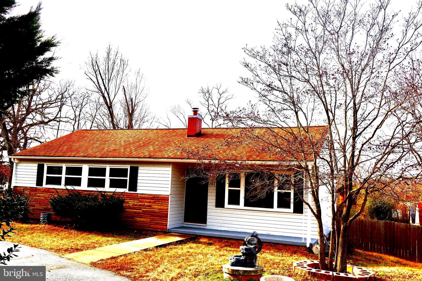 147 Deacon Rd — photo