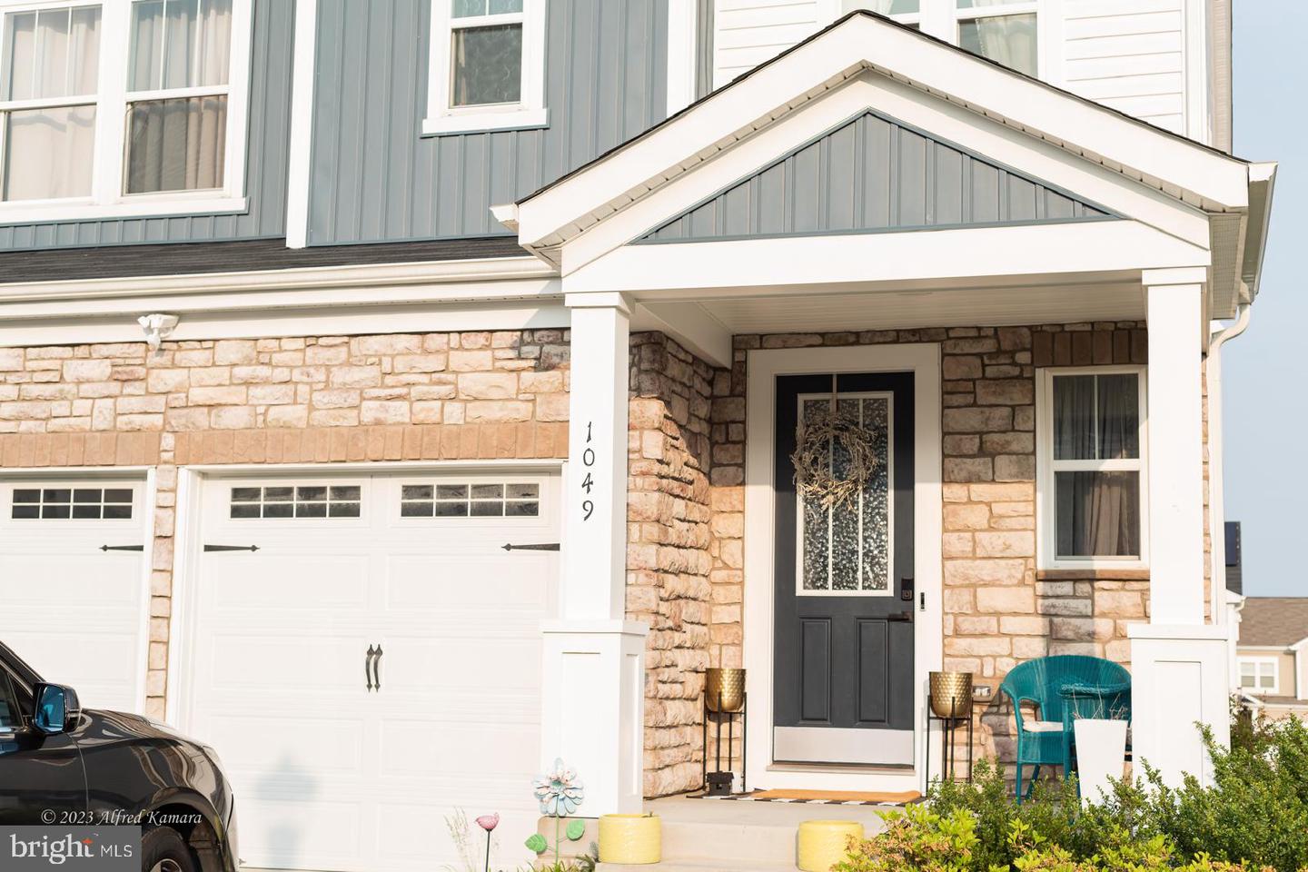 1049 Coriander Ln — photo