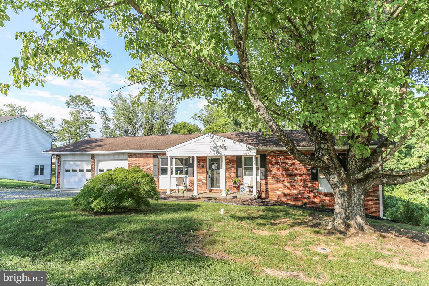 573 Melchers Dr — photo