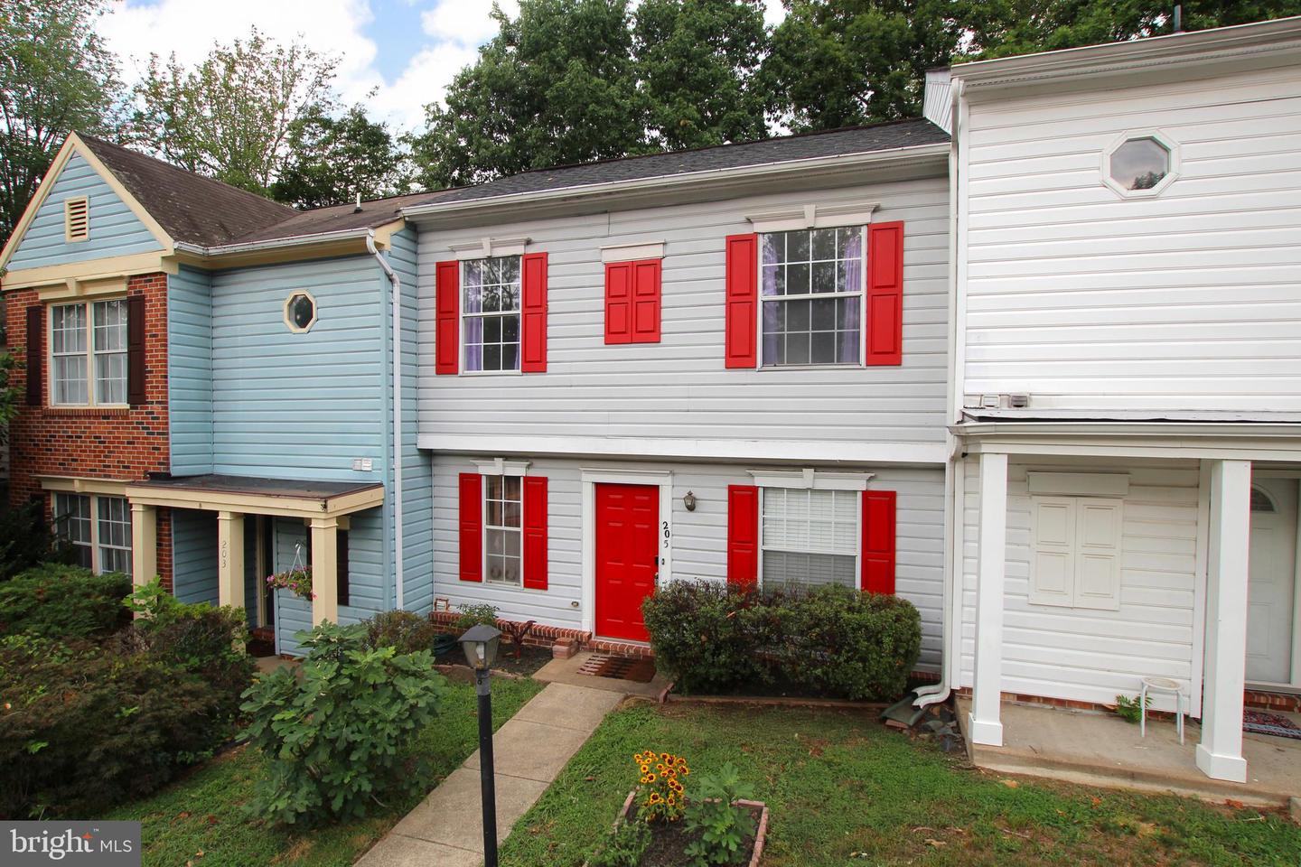 205 Wind Ridge Dr — photo