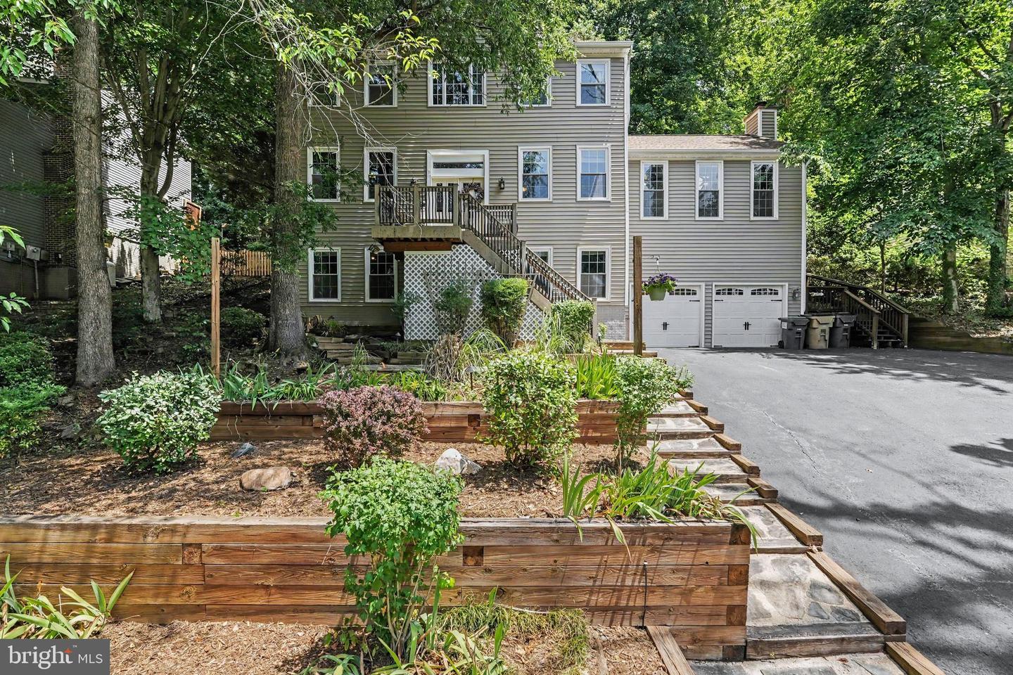 2014 Schooner Dr — photo