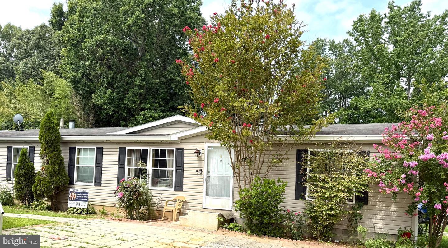 5 Garden Ln — photo