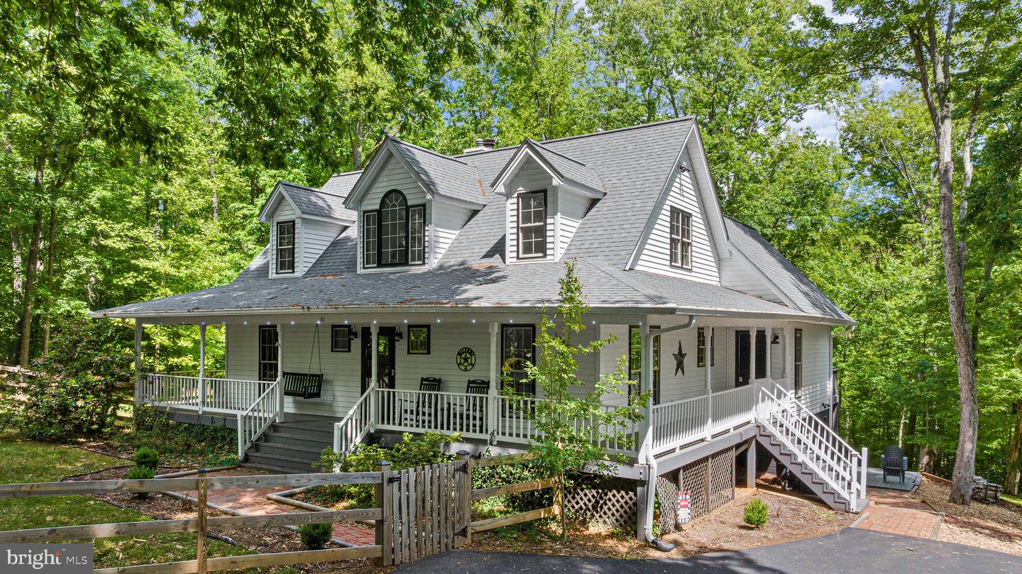 81 Lady Jane Ln — photo