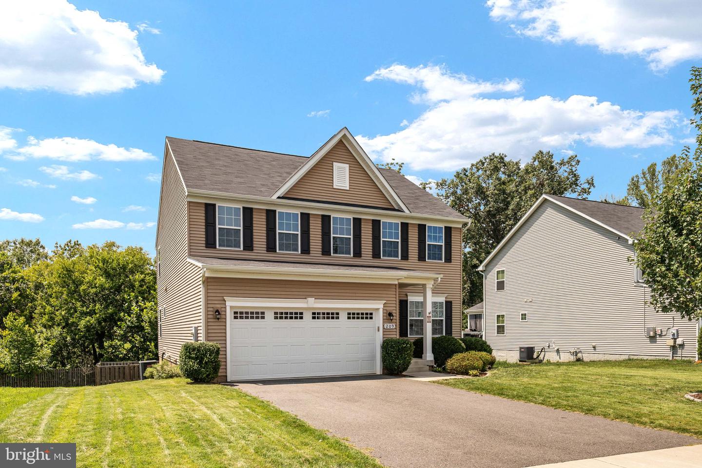 209 Courthouse Manor Dr — photo