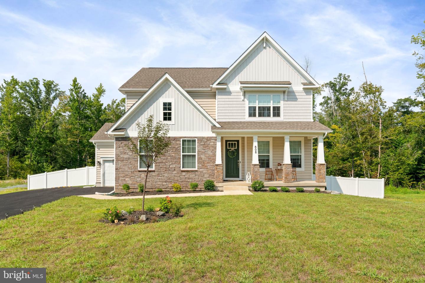 808 Long Meadow Dr — photo