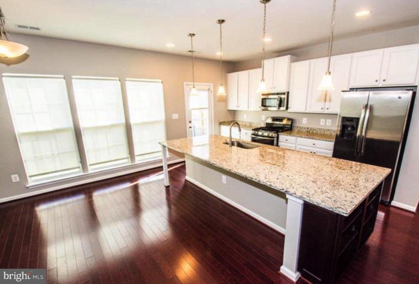 207 Almond Dr — photo