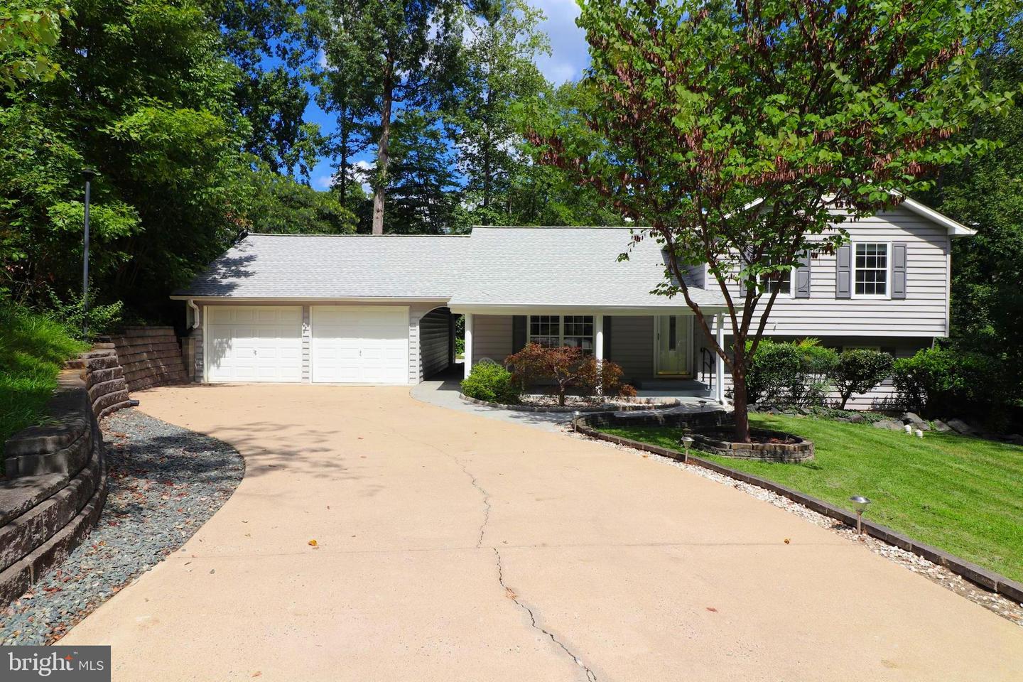 6 Craftsman Ct — photo