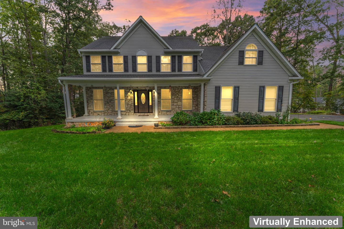 23 Longwood Dr — photo