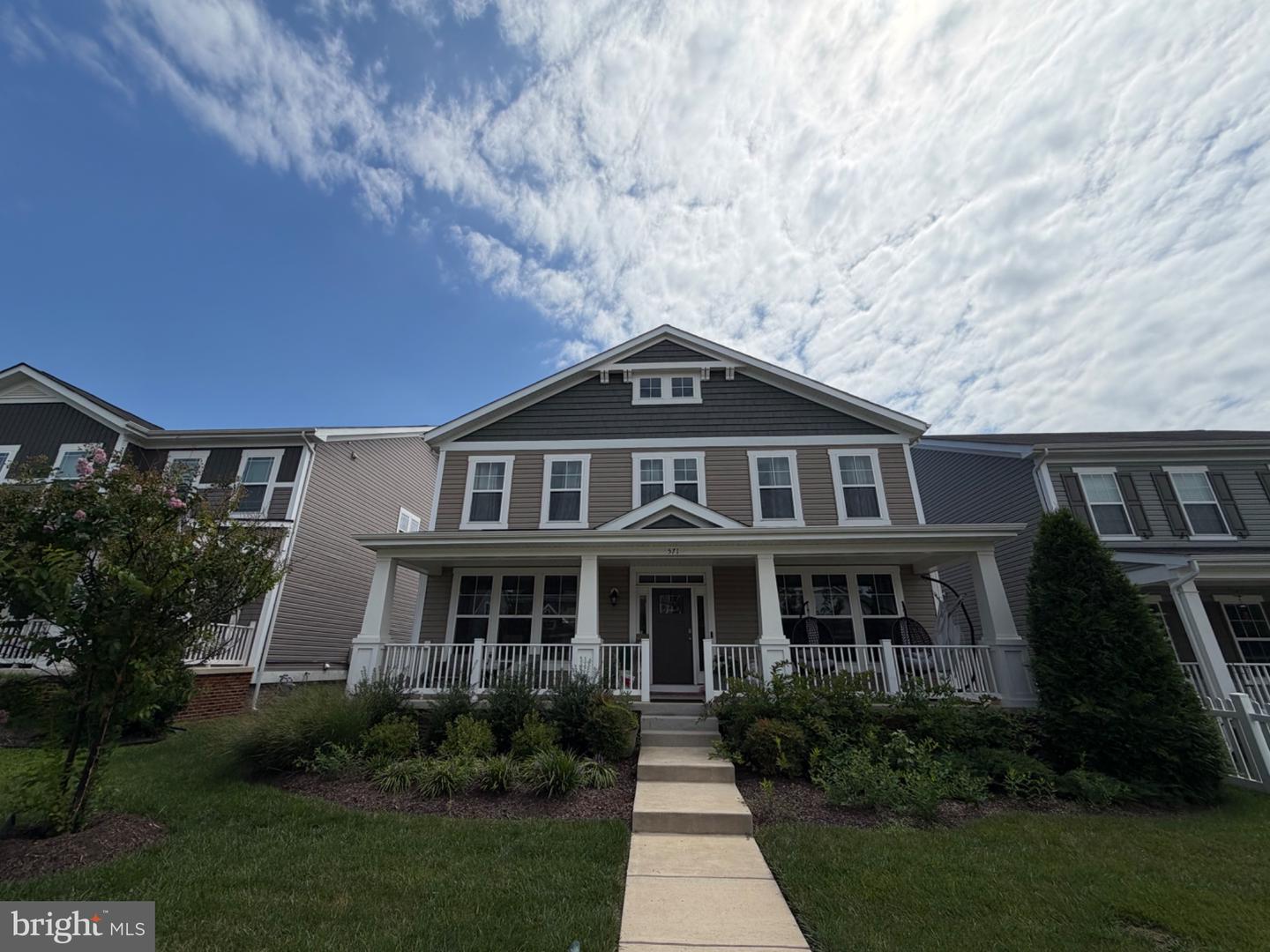 571 Crab Apple Dr — photo