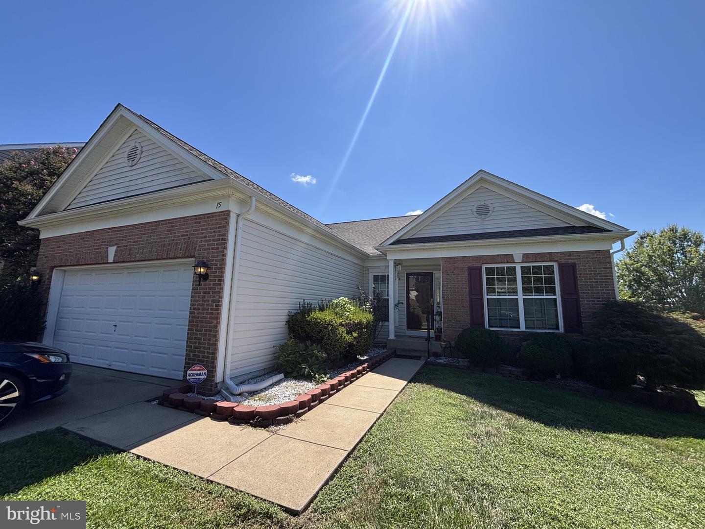 15 Castlewood Dr — photo