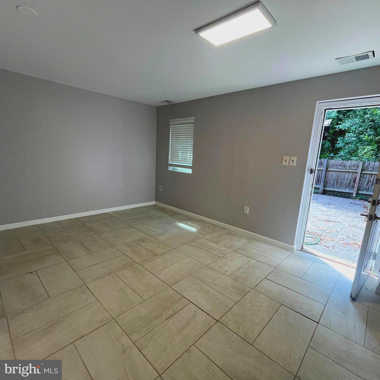 118 Oak Dr — photo