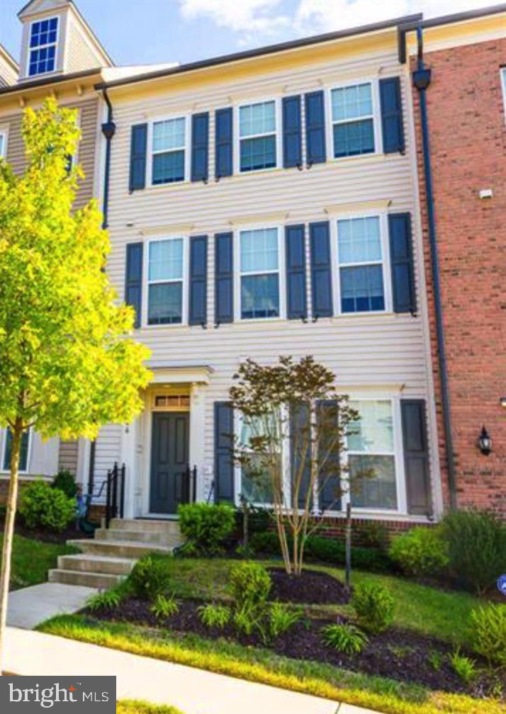 207 Almond Dr — photo