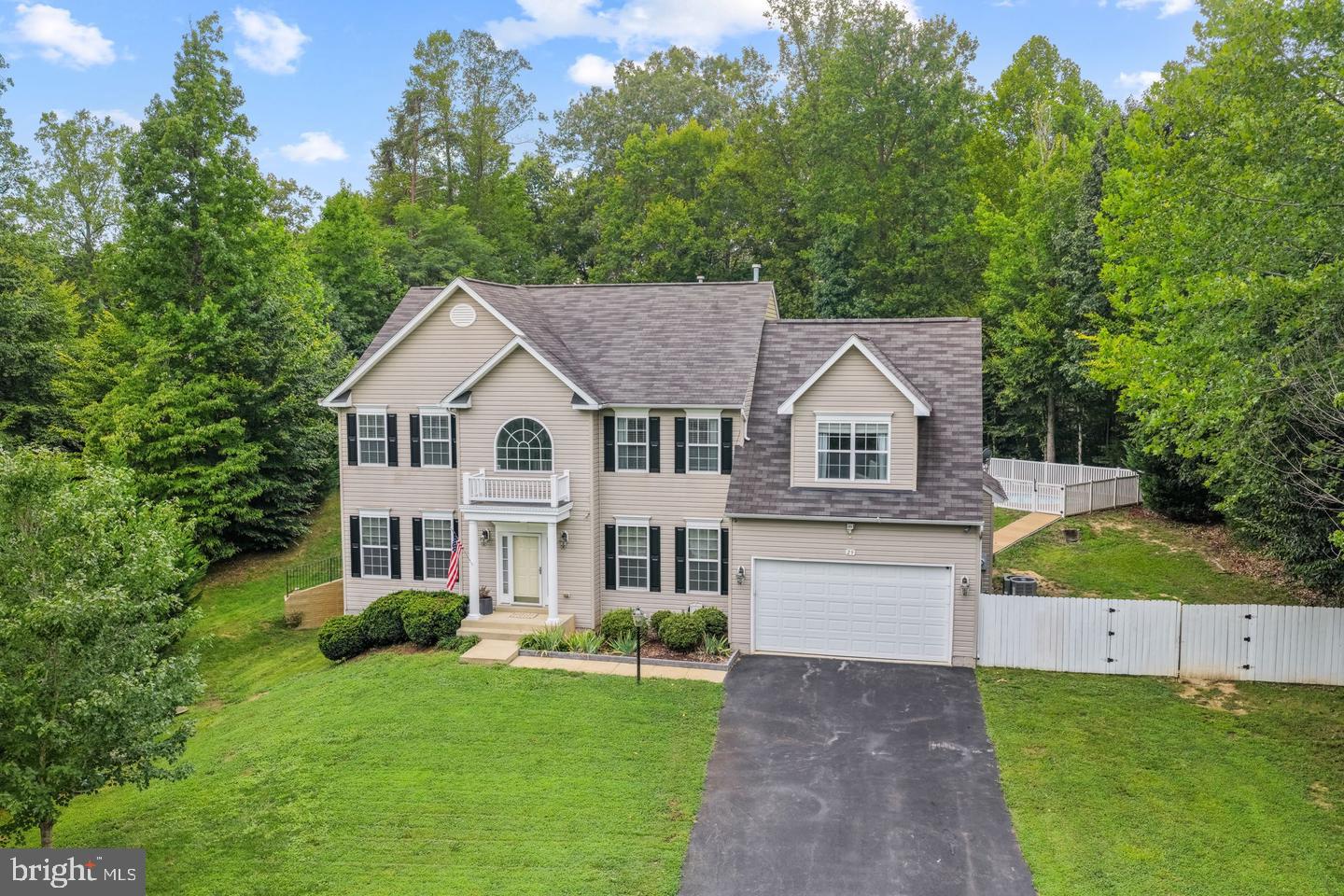 29 Maplewood Dr — photo