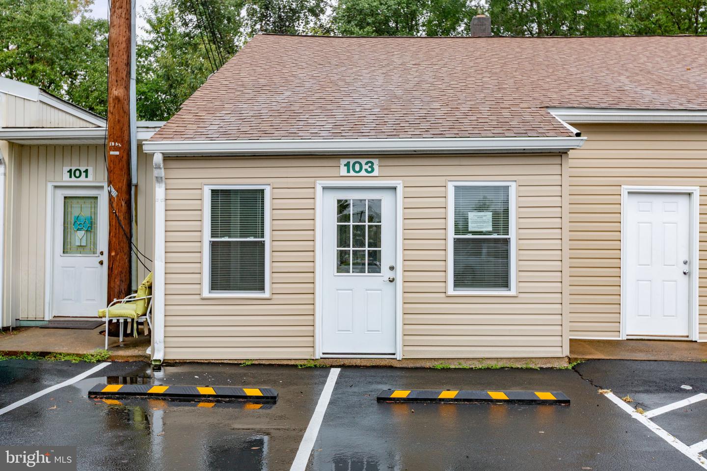 31 Friendly Ct #103 — photo