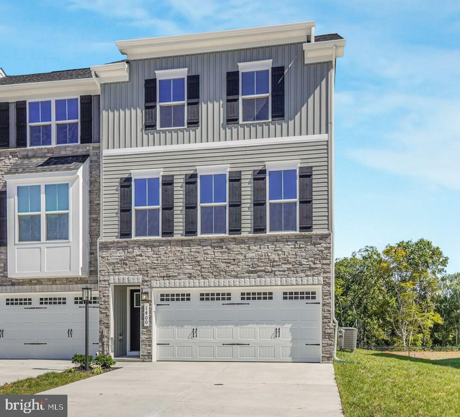 1400 Crested Iris Dr — photo