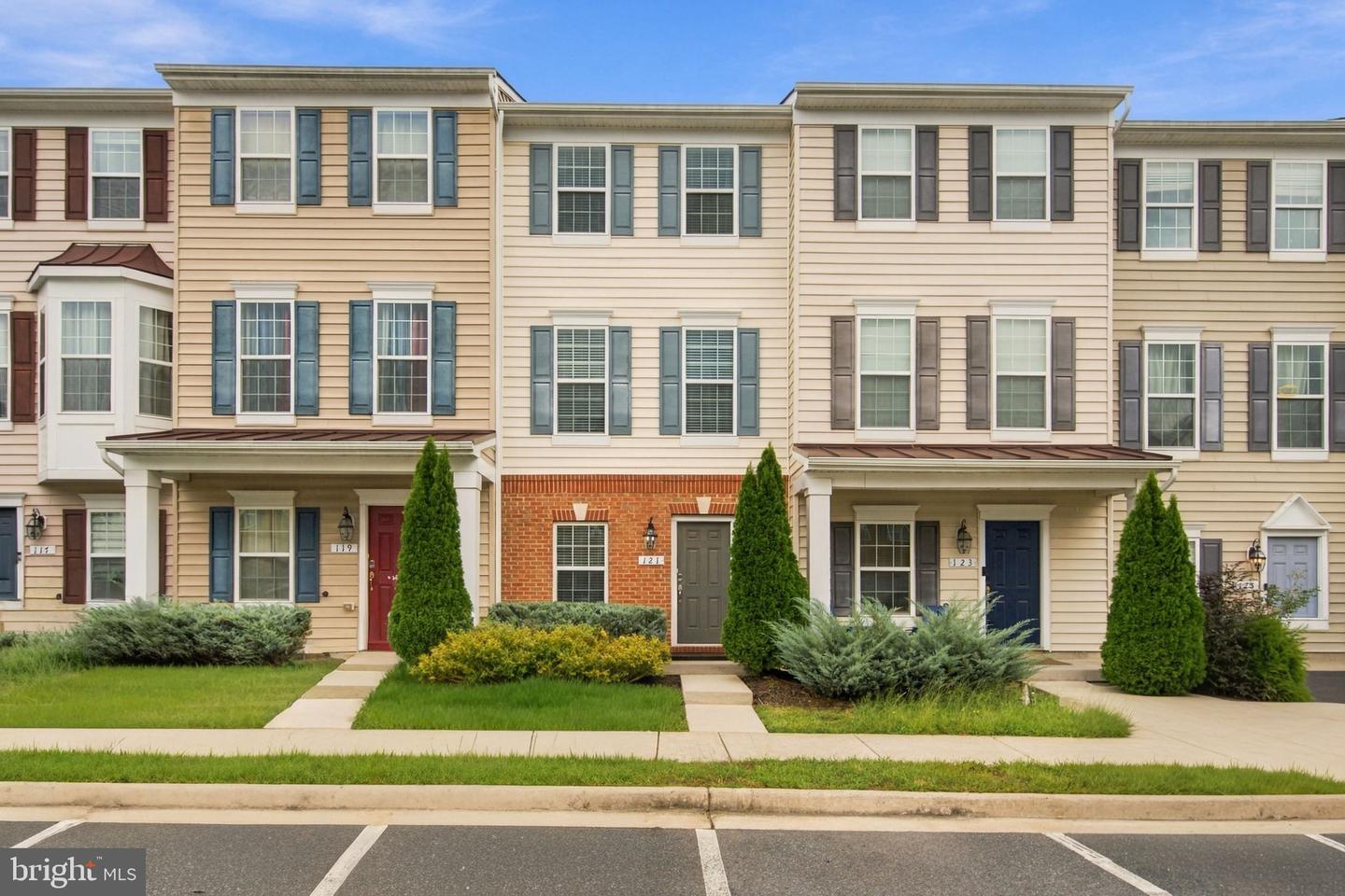 121 Tree Line Dr — photo