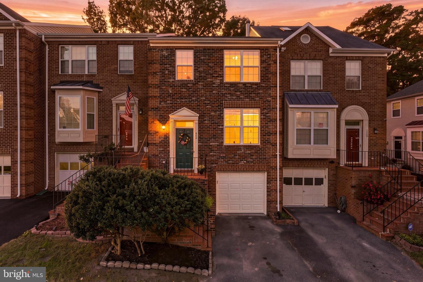 802 Stafford Glen Ct — photo