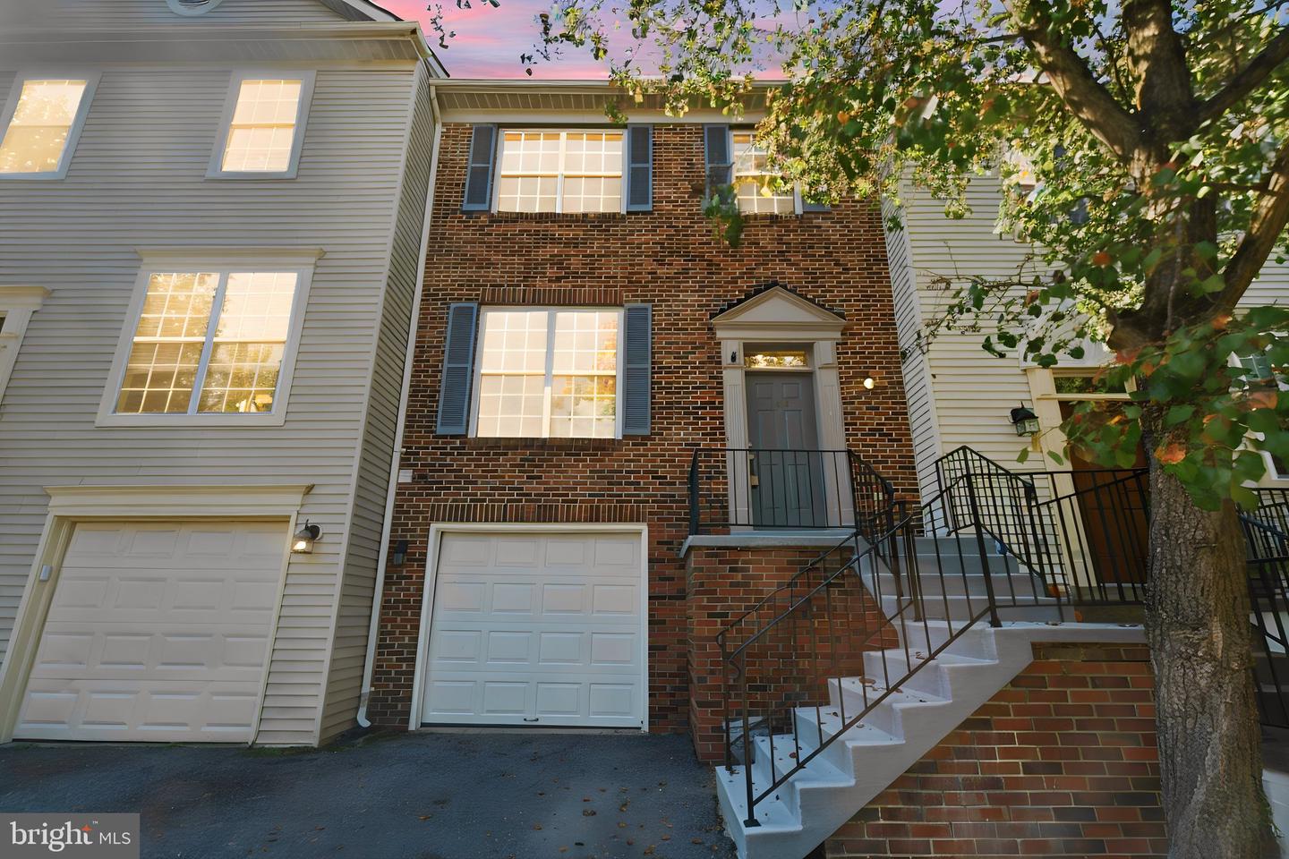 104 Stafford Glen Ct — photo
