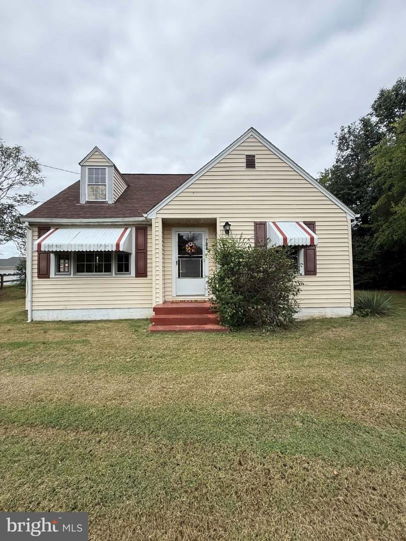 704 Henderson St — photo