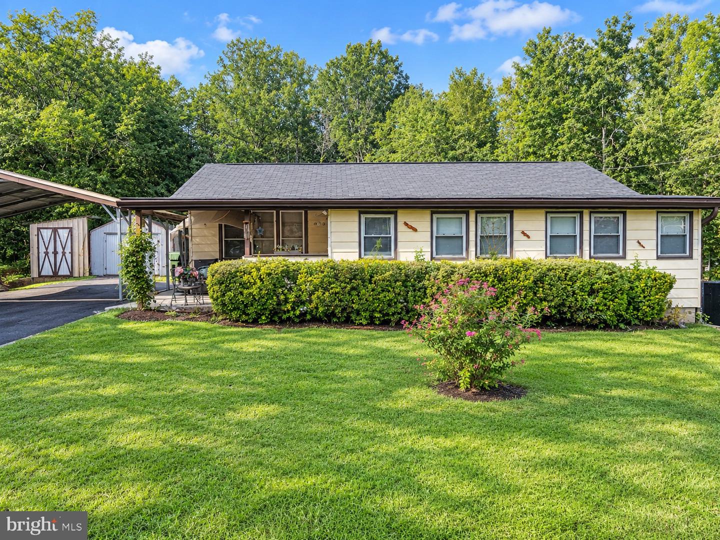 9 Hidden Lake Dr — photo