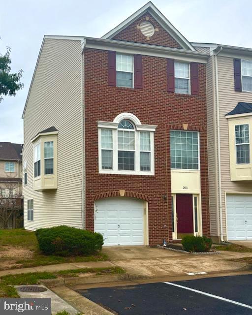 203 Langley Ct — photo