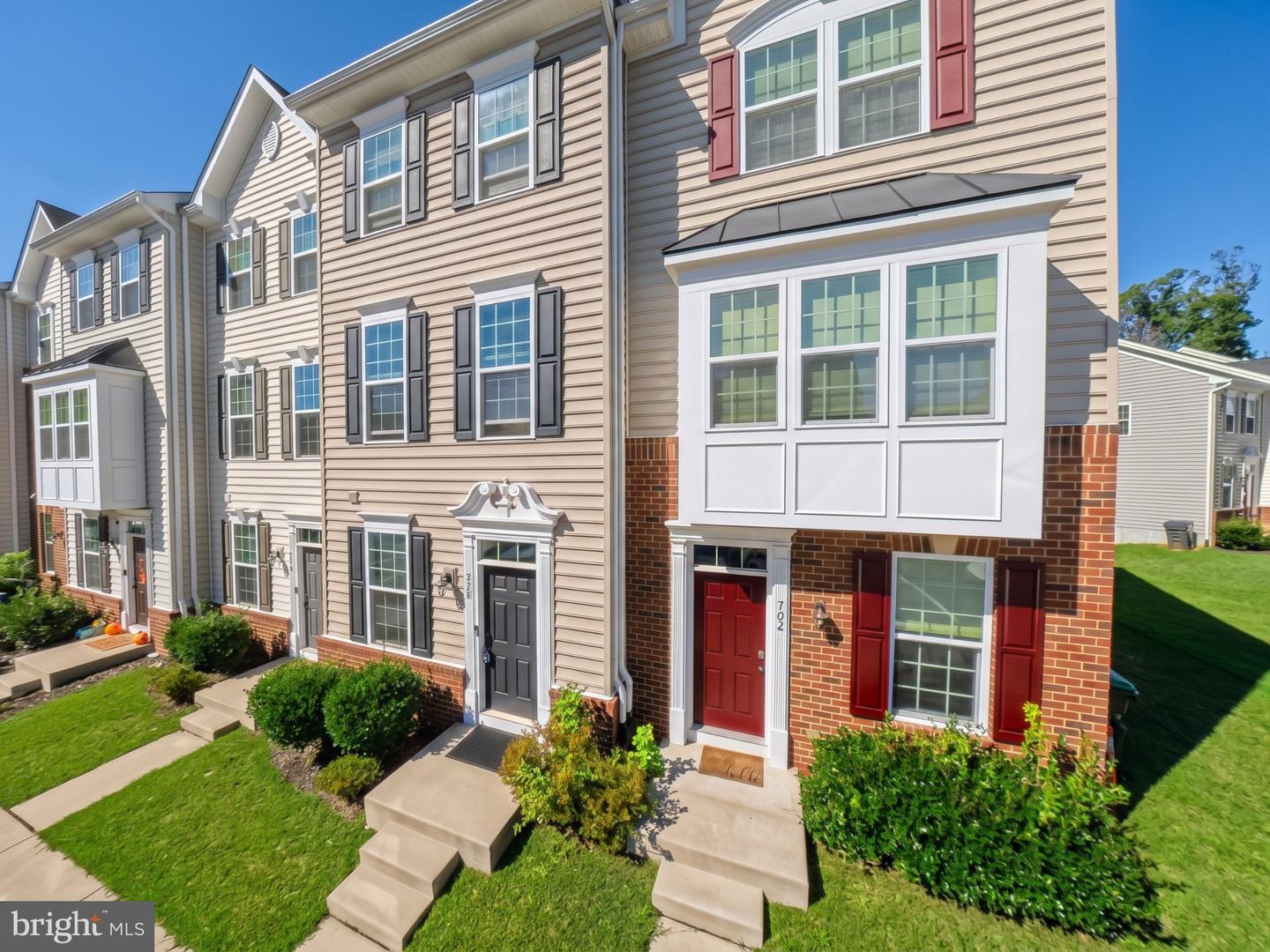 702 River Crest Way — photo