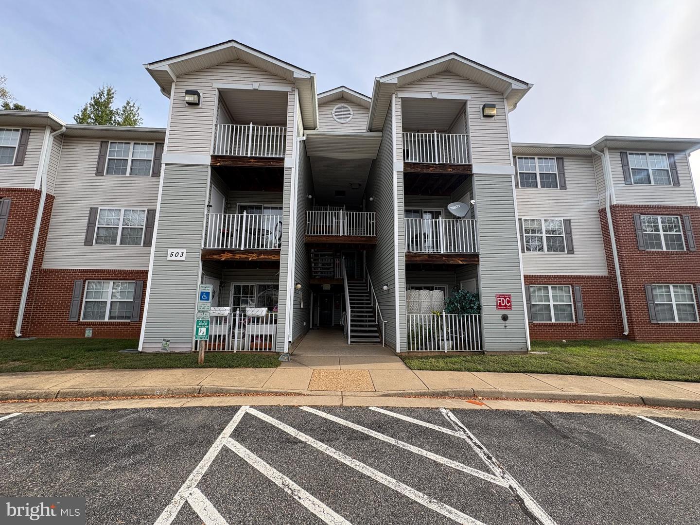 503 Garrison Woods Dr #214 — photo