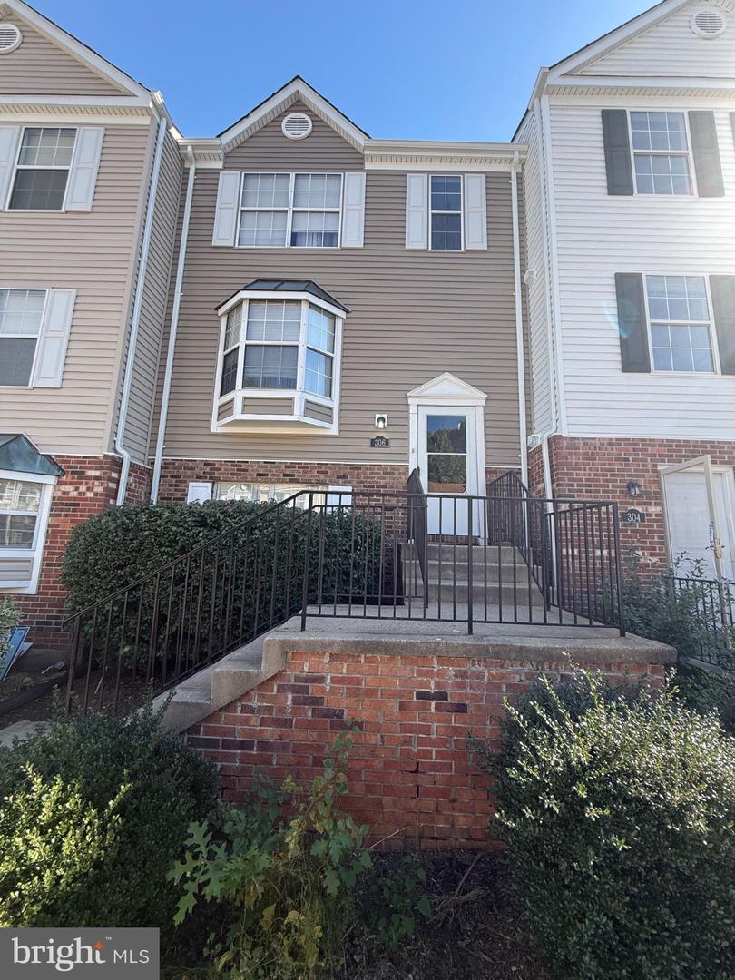 306 Westminster Ln #135 — photo
