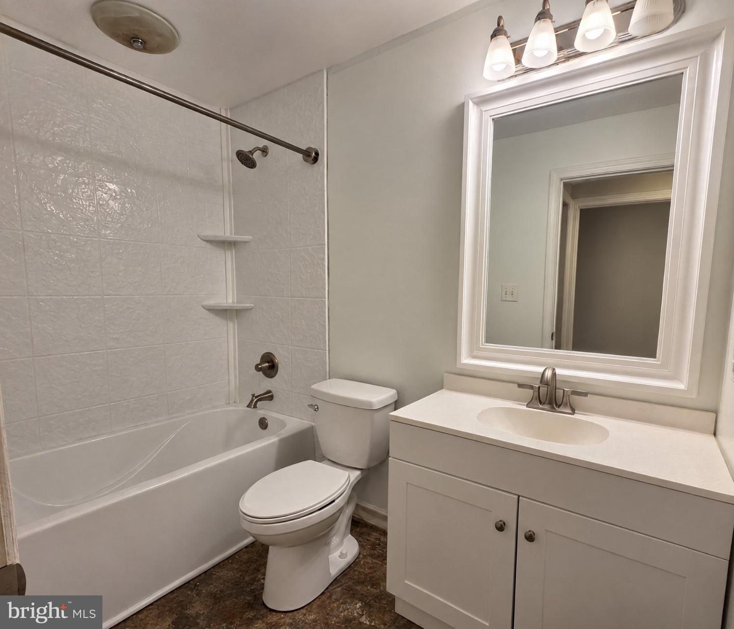 1010 Holly Corner Rd — photo