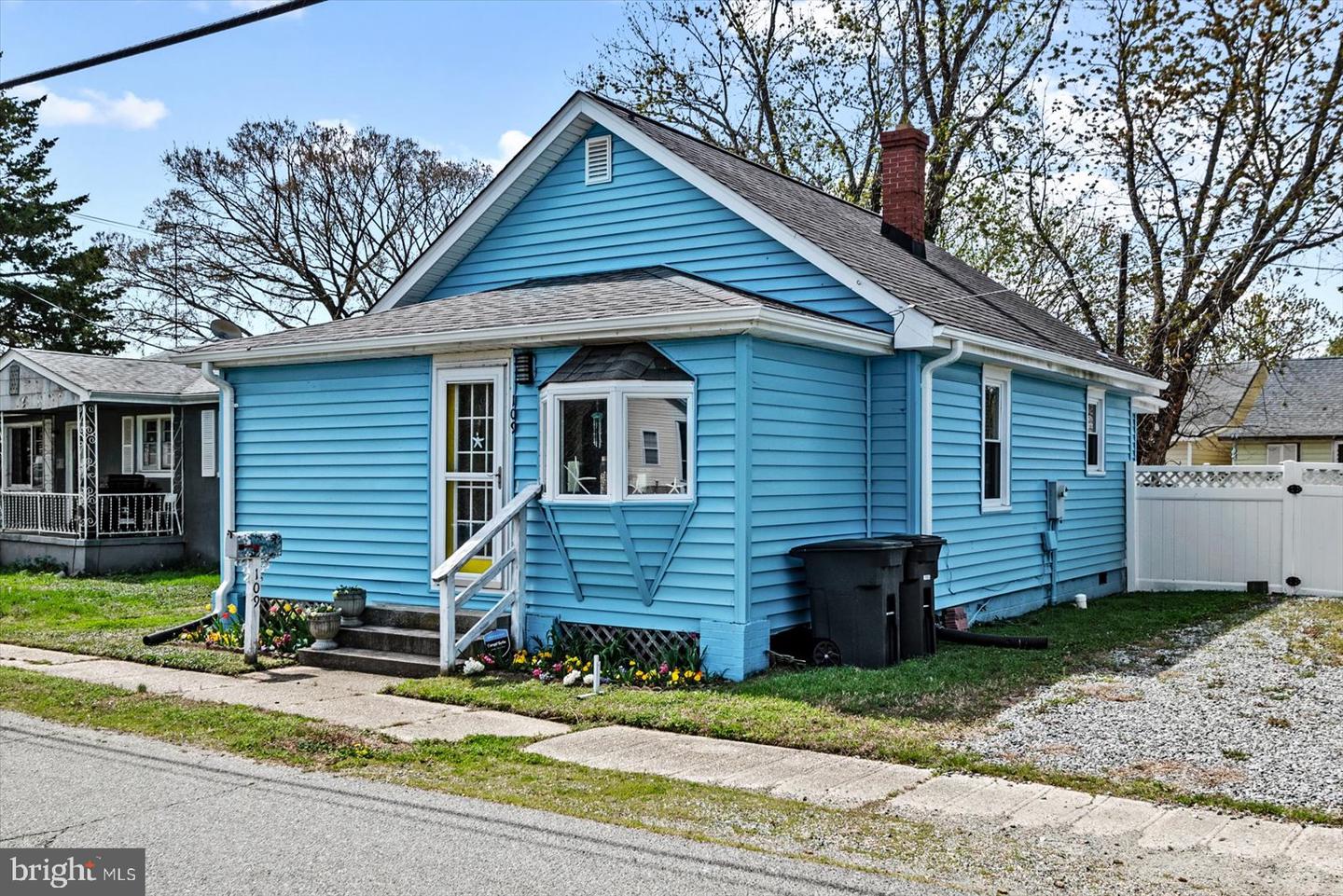 109 Bancroft Ave — photo