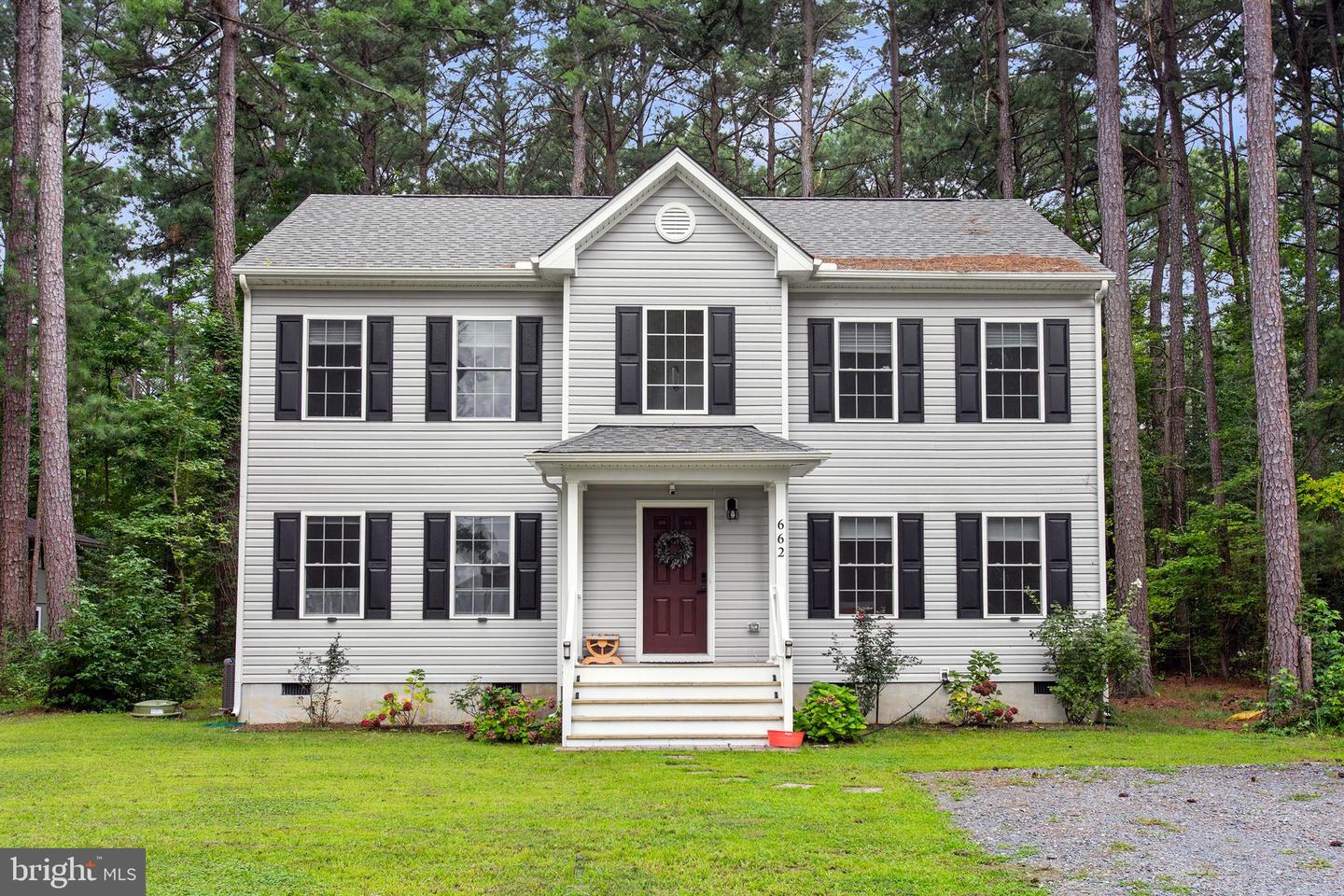 662 N Glebe Road, Montross, VA 22520