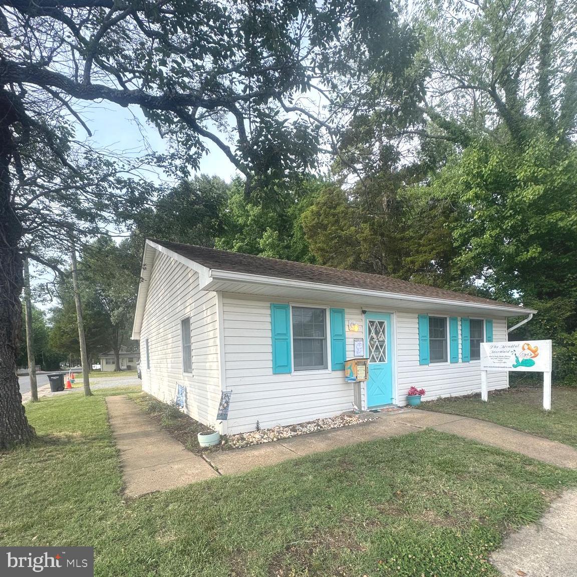 233 Colonial Ave — photo