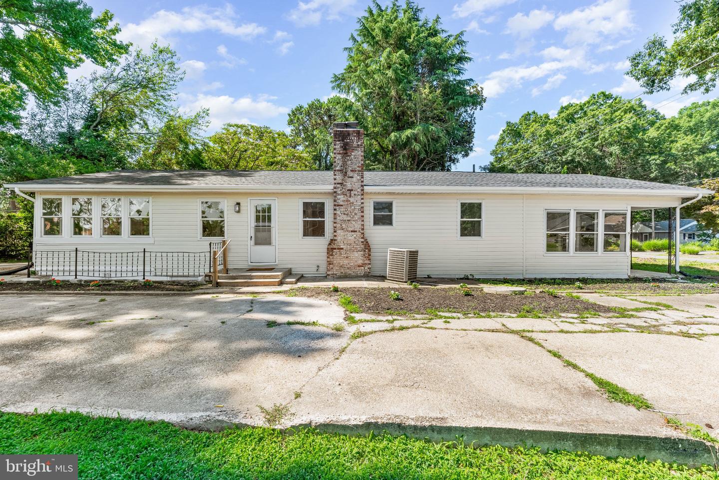 1228 Holly Vista Dr — photo
