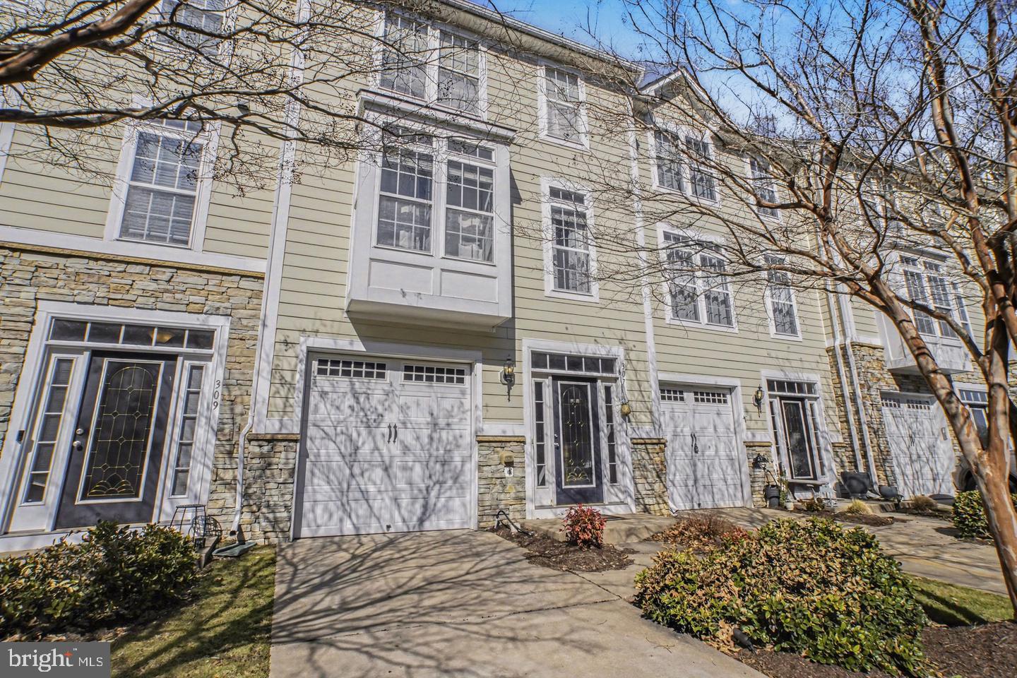 307 Monroe Point Dr — photo