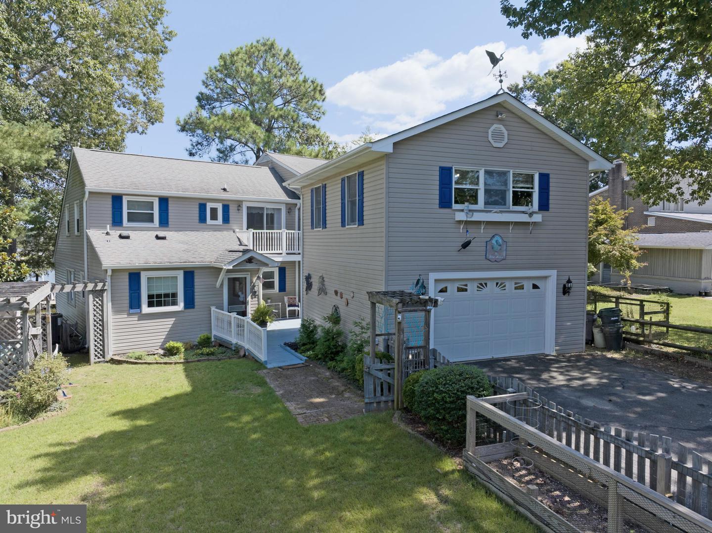 292 Sea Horse Dr — photo