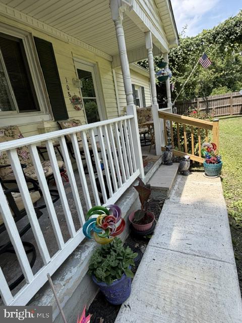 1083 Holly Vista Dr — photo