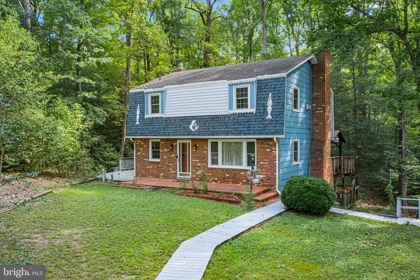 275 Castle Dr — photo