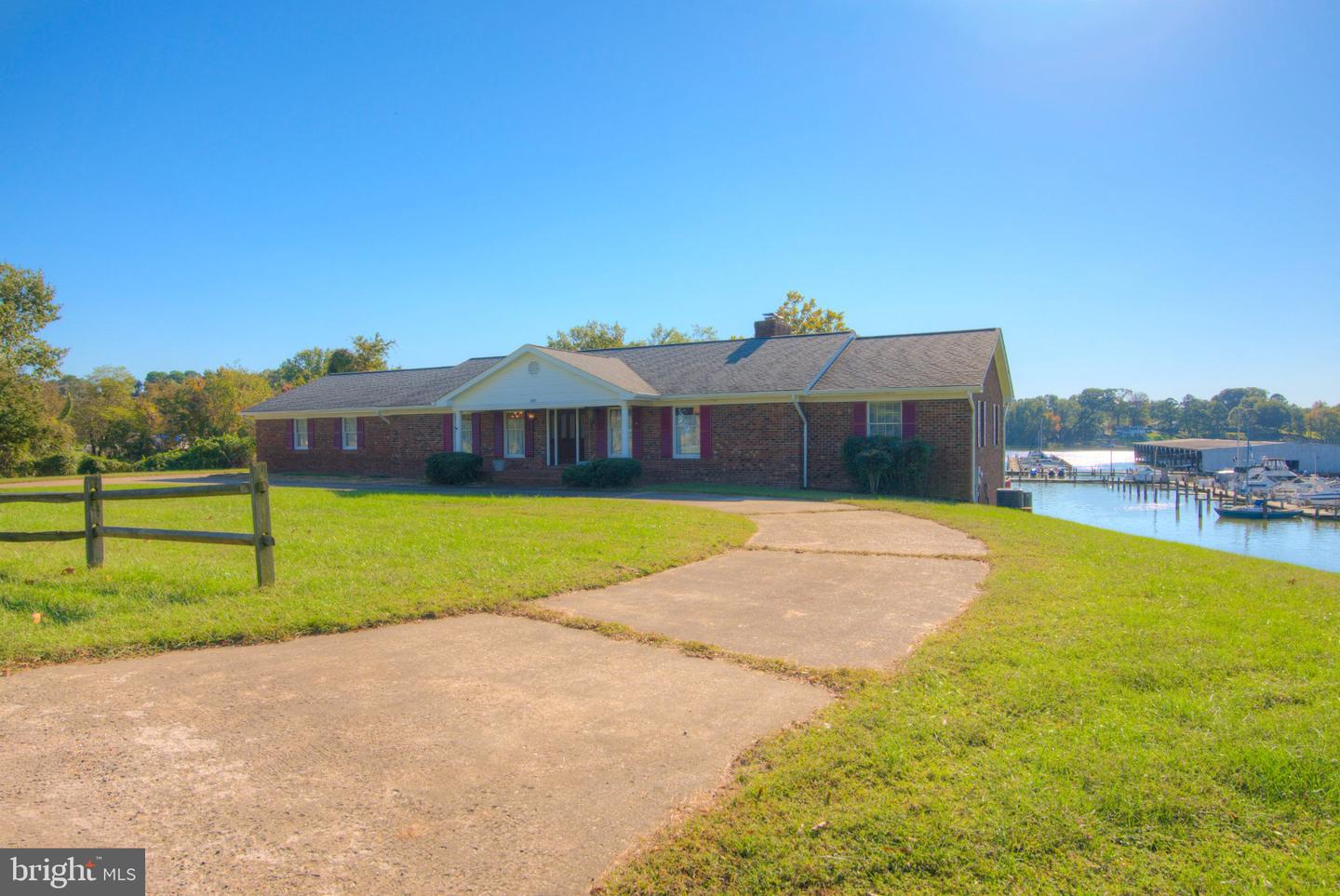 345 Harbor View Cir — photo
