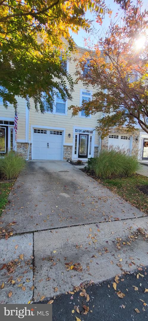 705 Monroe Point Dr — photo
