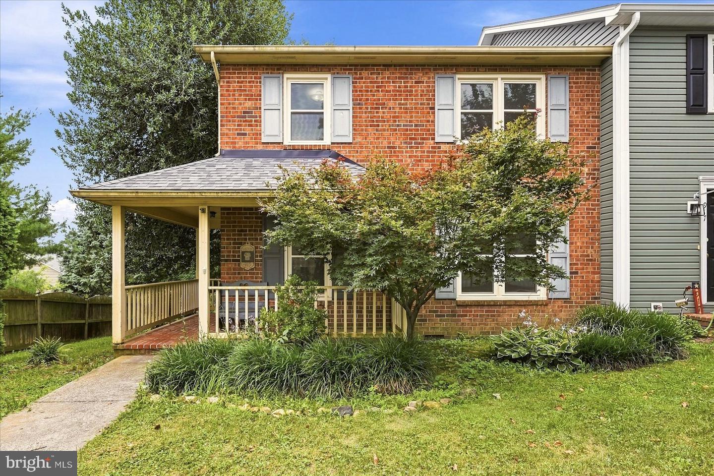 913 Orchard Hill Dr — photo