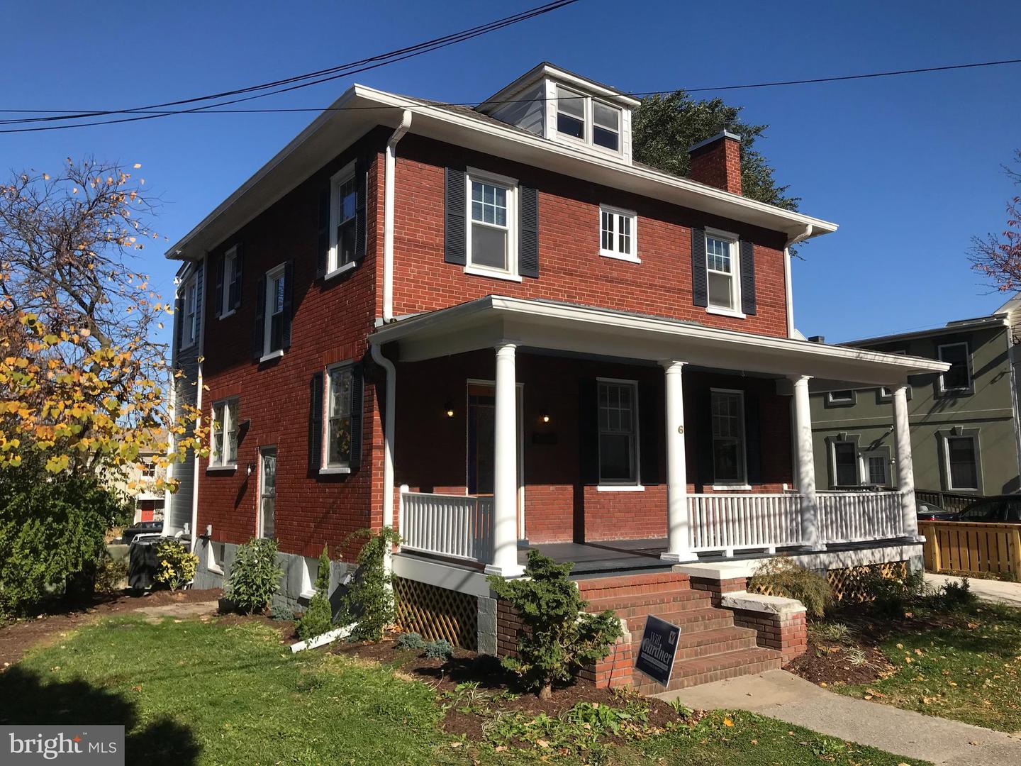 6 W Cecil St — photo