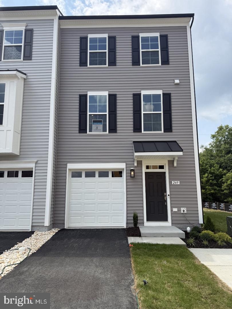 249 Monteith Dr — photo