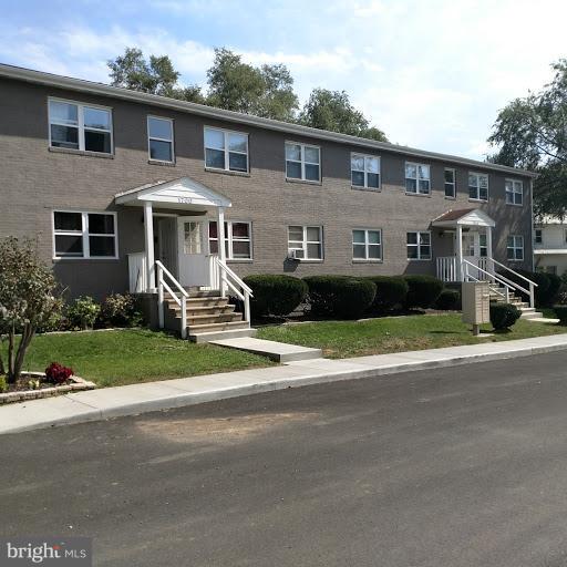 1704 Roberts St #6 — photo