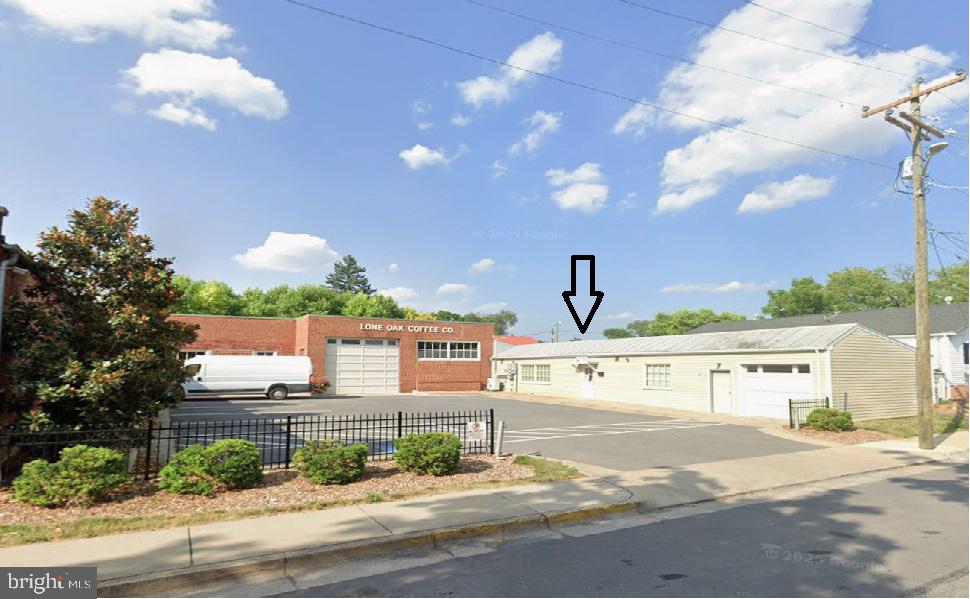 20 W Bond St — photo