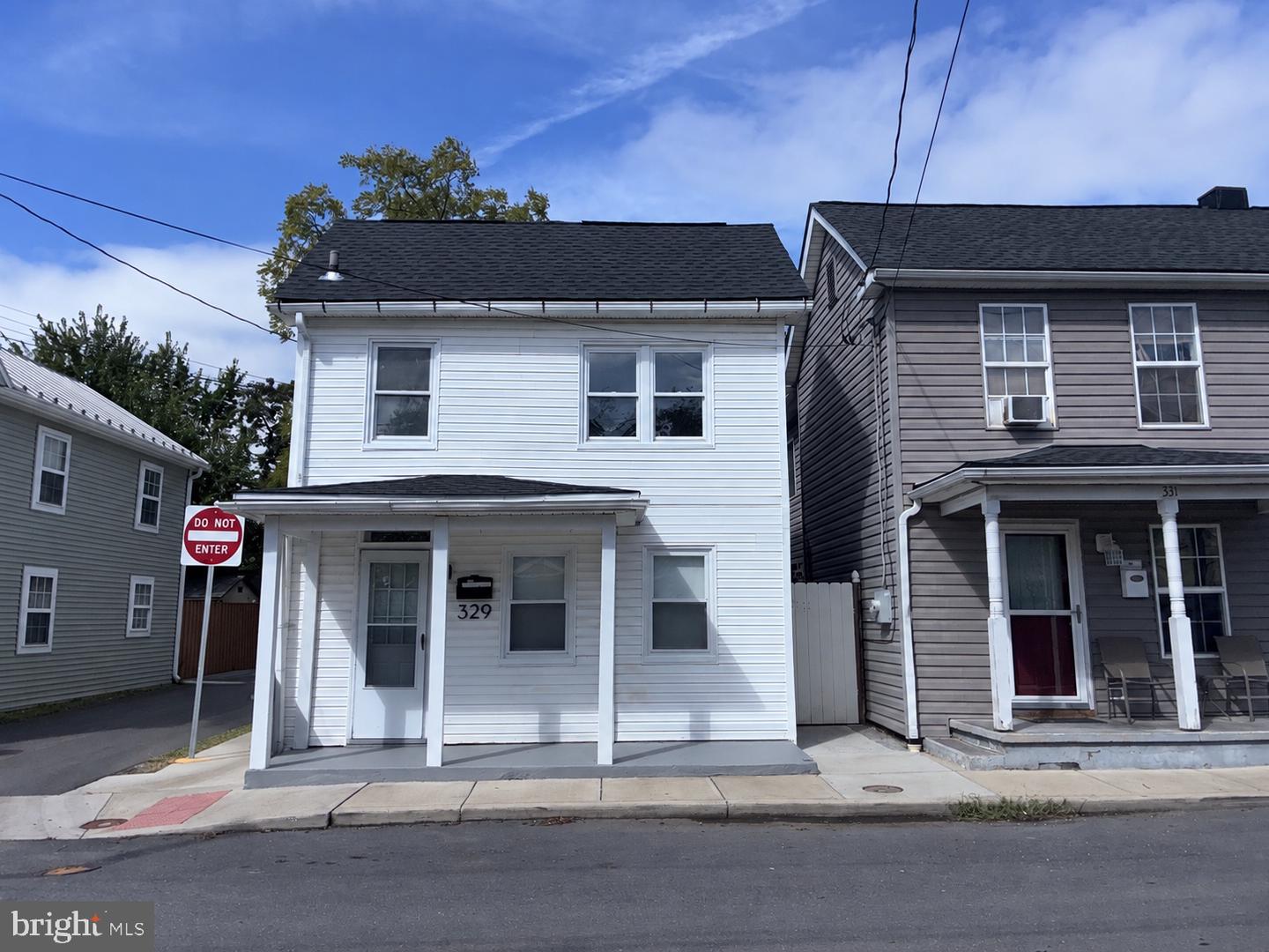 329 Fairview Ave — photo