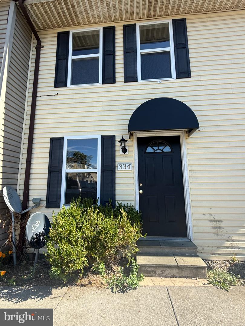 334 Avon Ct — photo