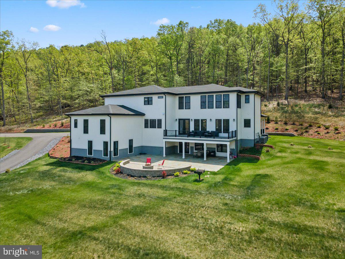 138 Wooded Ln — photo