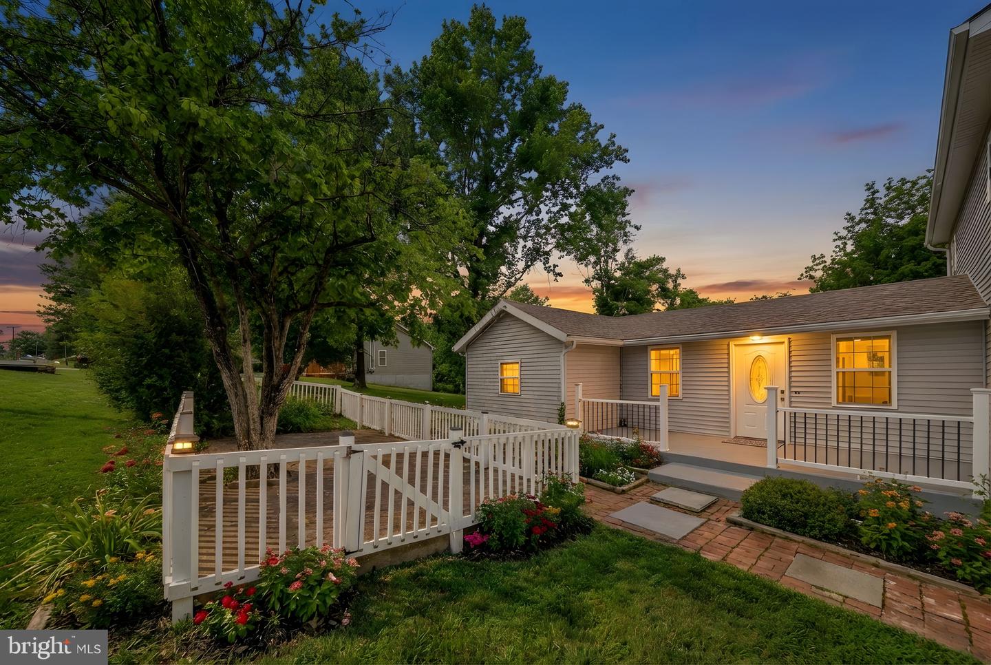 671 Pine Ridge Dr — photo